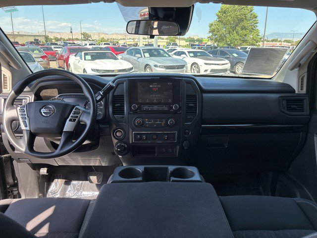 Used 2022 Nissan Titan SV AWD/4WD image 21