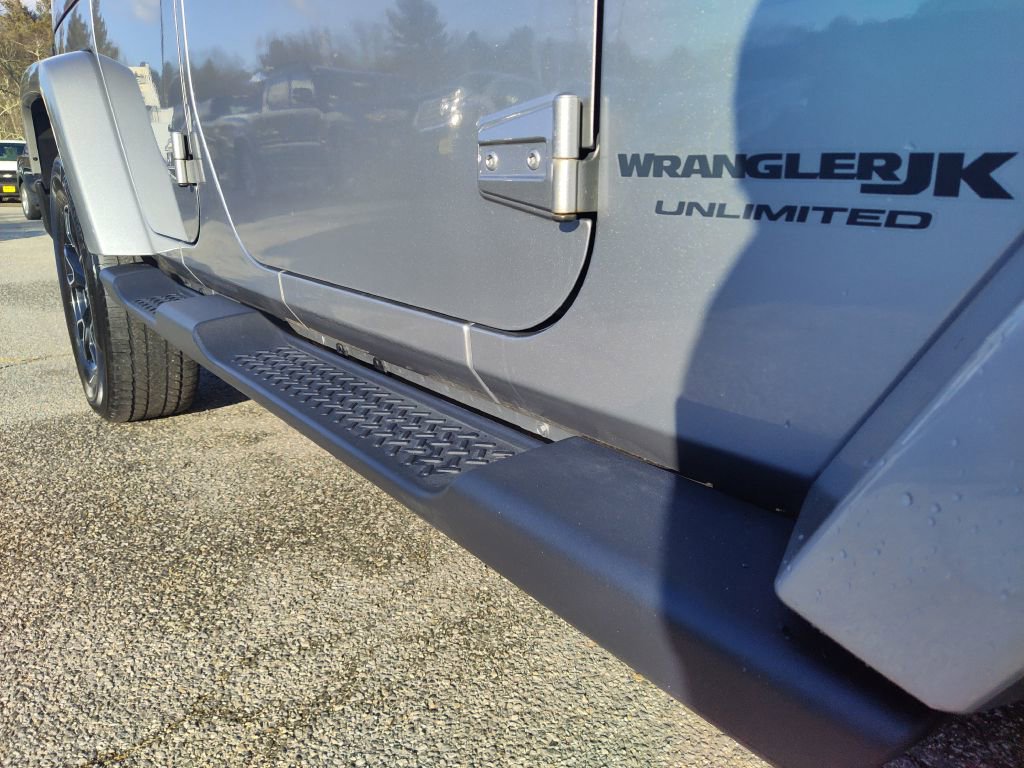 Used 2018 Jeep Wrangler Unlimited Sahara AWD/4WD image 25