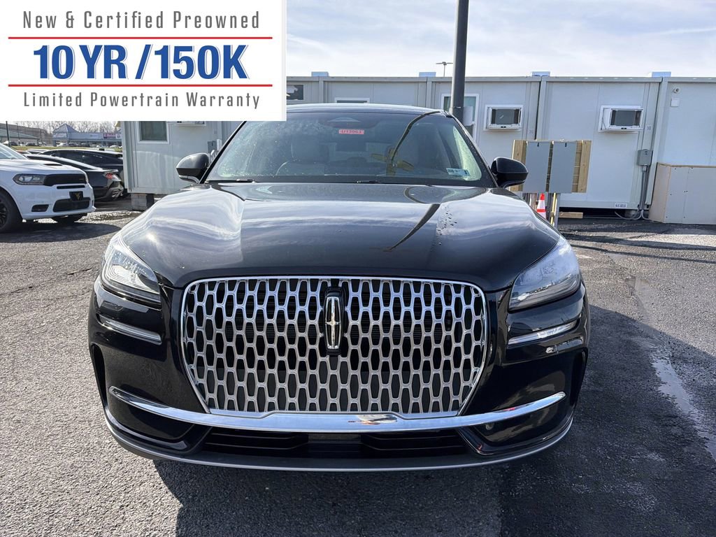 Used 2025 Lincoln Corsair FWD w/ Towing Package image 2