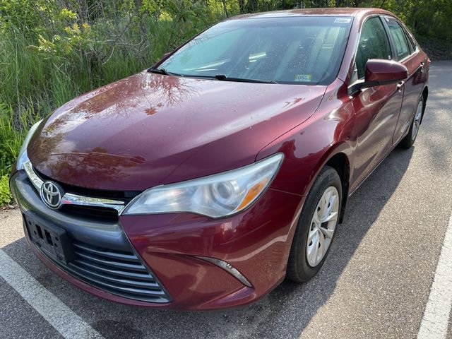 Used 2016 Toyota Camry LE FWD image 2