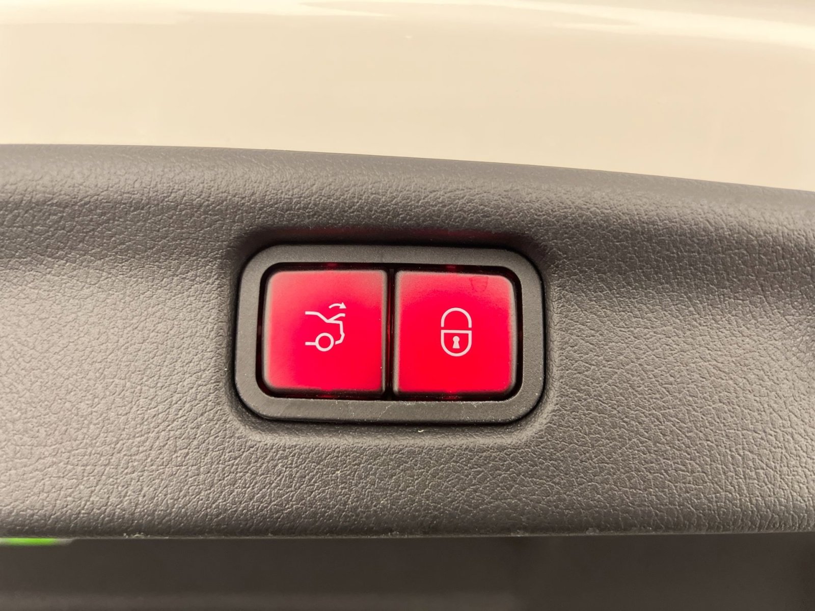 Used 2023 Mercedes-Benz C 300 4MATIC Sedan image 25