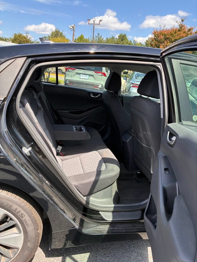 Used 2019 Hyundai Ioniq Plug-In Hybrid FWD image 21