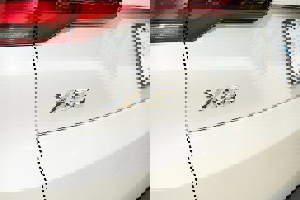 Used 2022 BMW X5 xDrive40i w/ Premium Package image 10