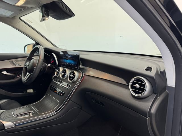 Used 2022 Mercedes-Benz GLC 300 image 34
