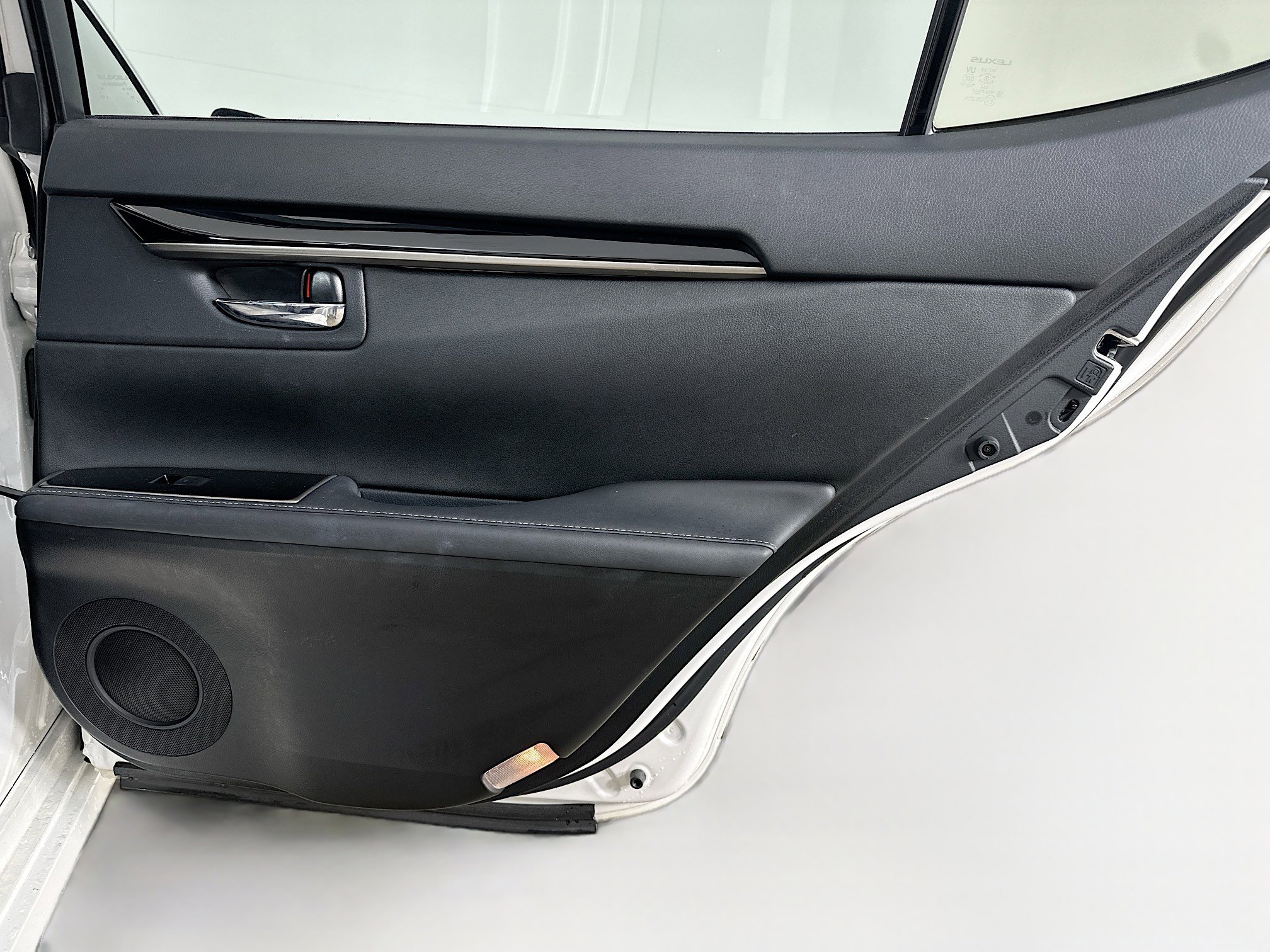 Used 2016 Lexus ES 350 w/ Accessory Package FWD image 29