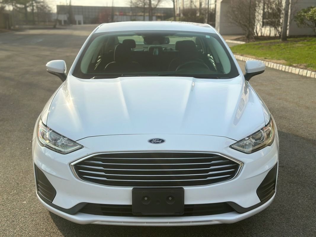 Used 2020 Ford Fusion SE image 2