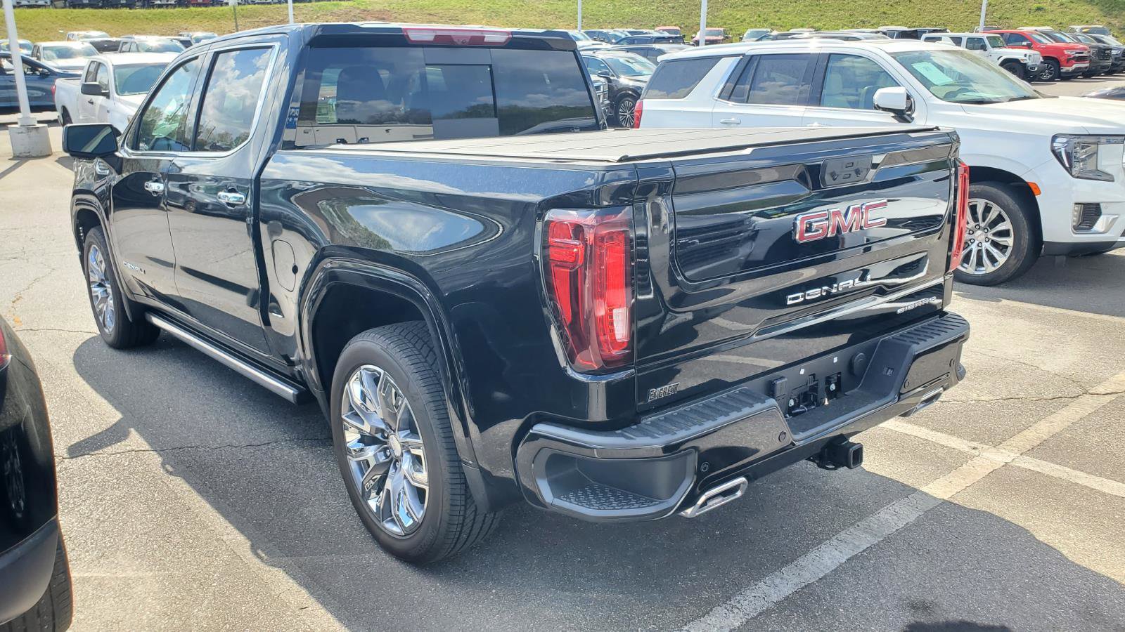 Used 2026 GMC Sierra 1500 Denali w/ Denali Reserve Package image 8