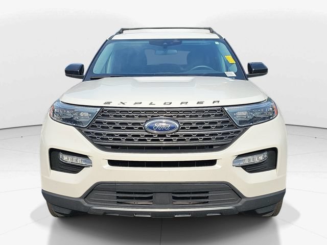 Used 2023 Ford Explorer XLT w/ Equipment Group 202A AWD/4WD image 8