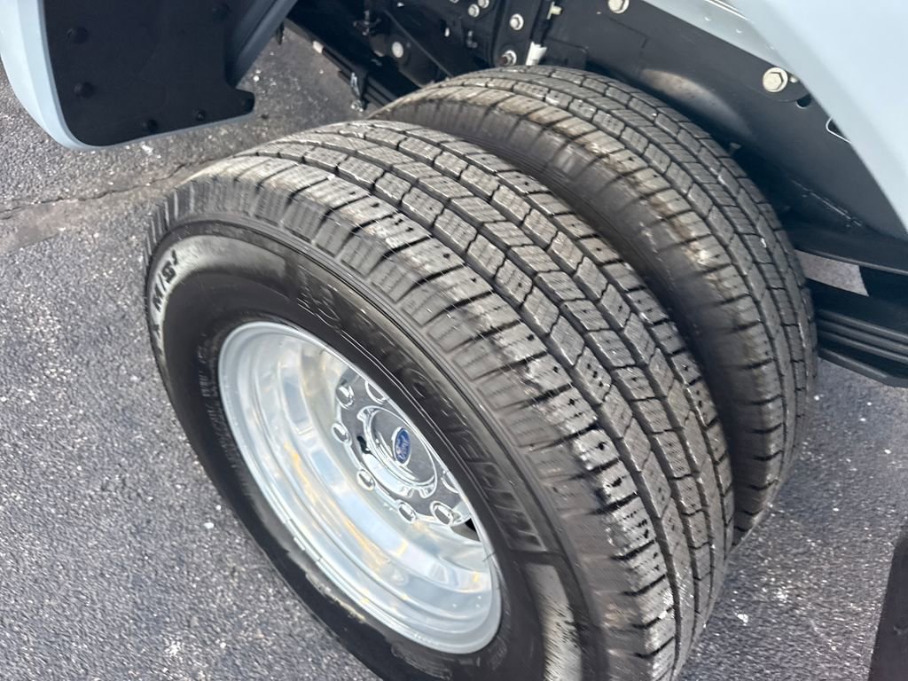 Used 2025 Ford F350 Platinum w/ Platinum Plus Package image 17