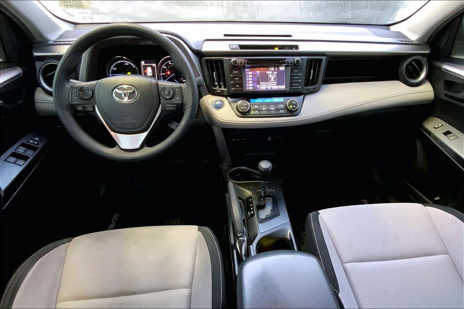 Used 2018 Toyota RAV4 LE AWD/4WD image 20