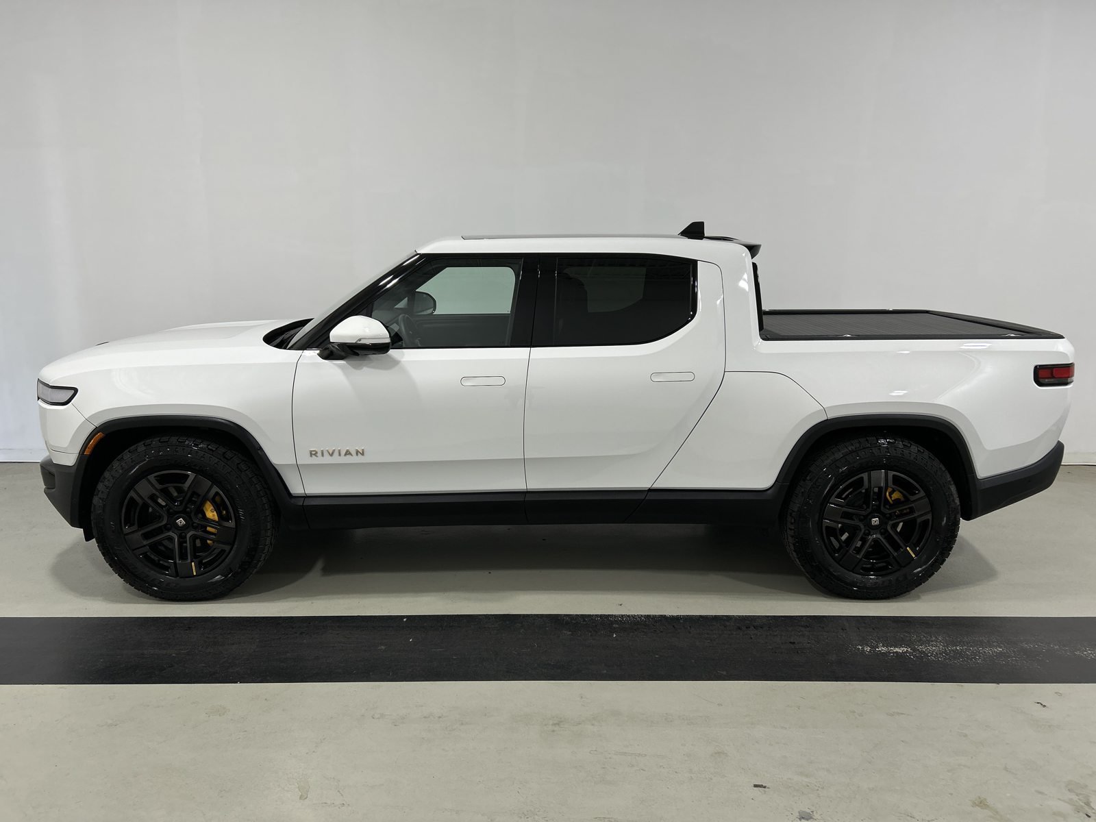 Used 2024 Rivian R1T Adventure Quad AWD/4WD image 2
