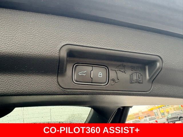 Used 2023 Ford Explorer XLT w/ Equipment Group 202A AWD/4WD image 18