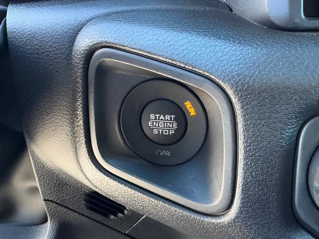 Used 2024 Jeep Gladiator Willys image 17