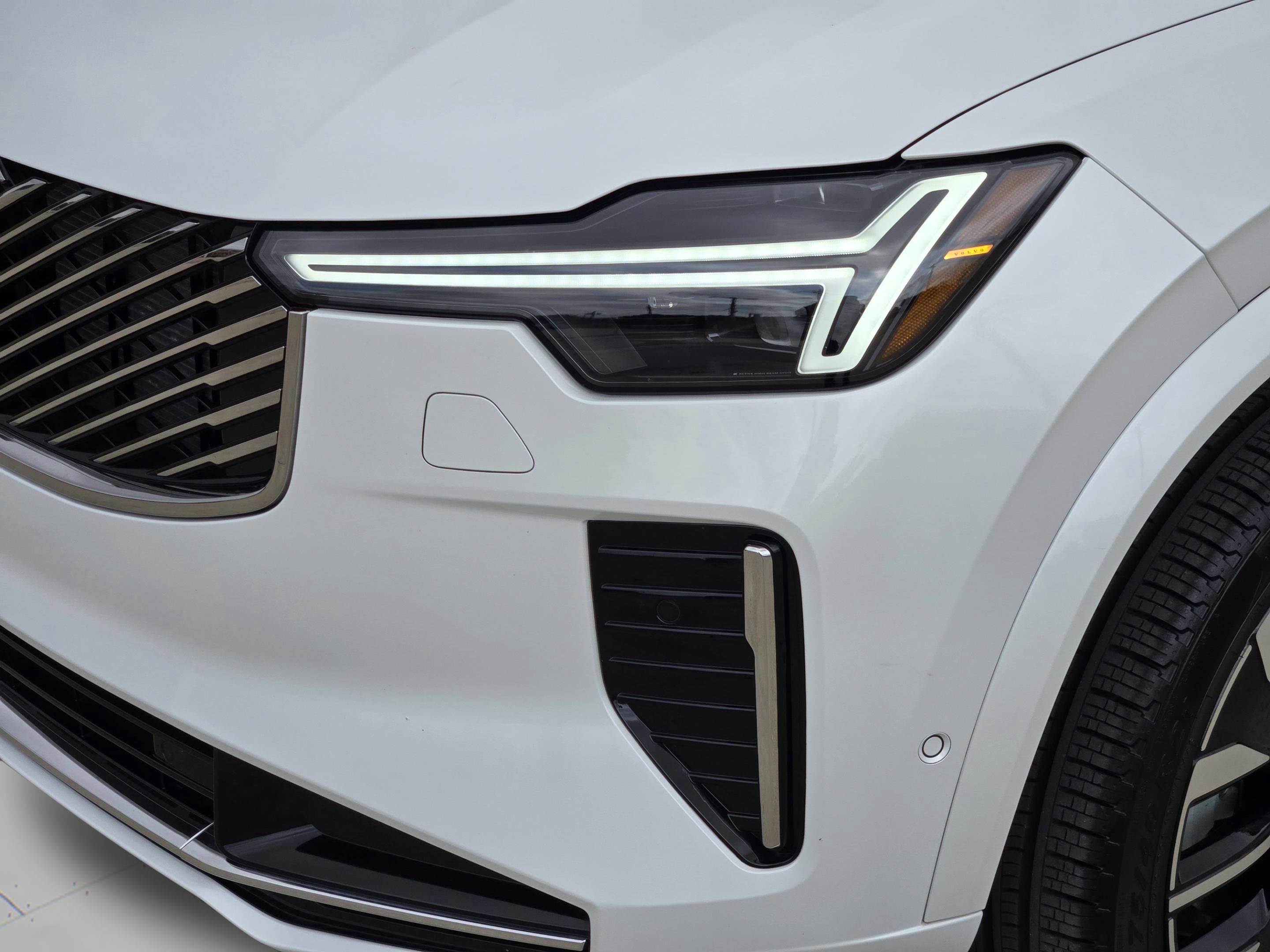 Used 2026 Volvo XC90 B6 Plus w/ Protection Package Premier AWD/4WD image 34