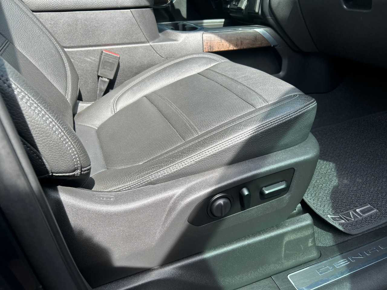 Used 2021 GMC Sierra 1500 Denali w/ Denali Ultimate Package image 7