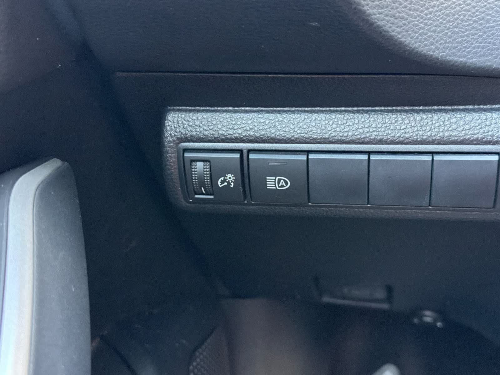 Used 2021 Toyota Corolla SE w/ SE Premium Package FWD image 28