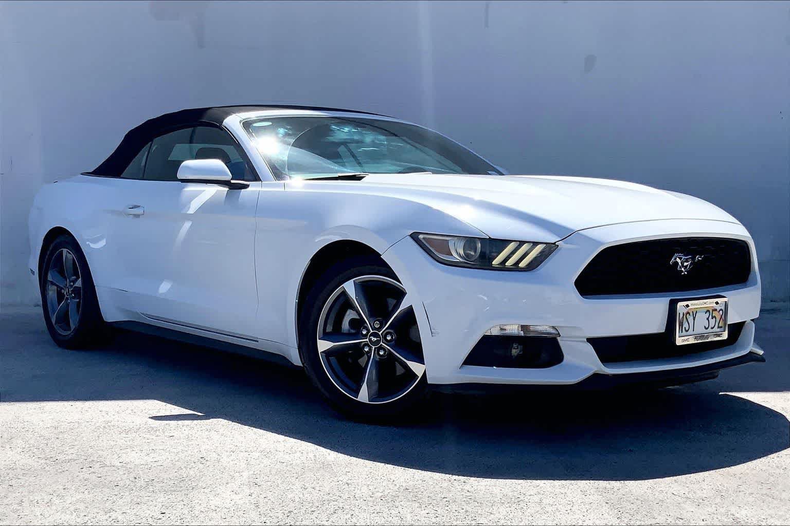 Used 2017 Ford Mustang Convertible w/ Equipment Group 051A RWD image 20