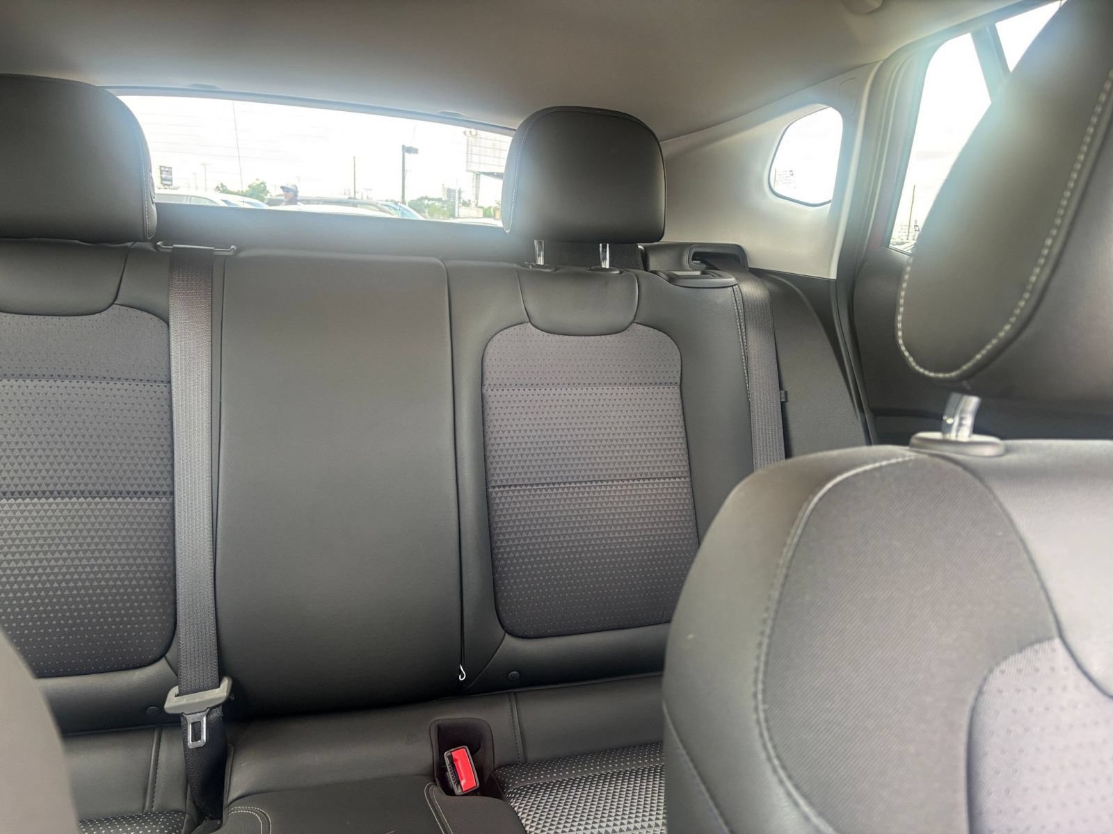 Used 2025 Chevrolet Trax LT FWD image 36