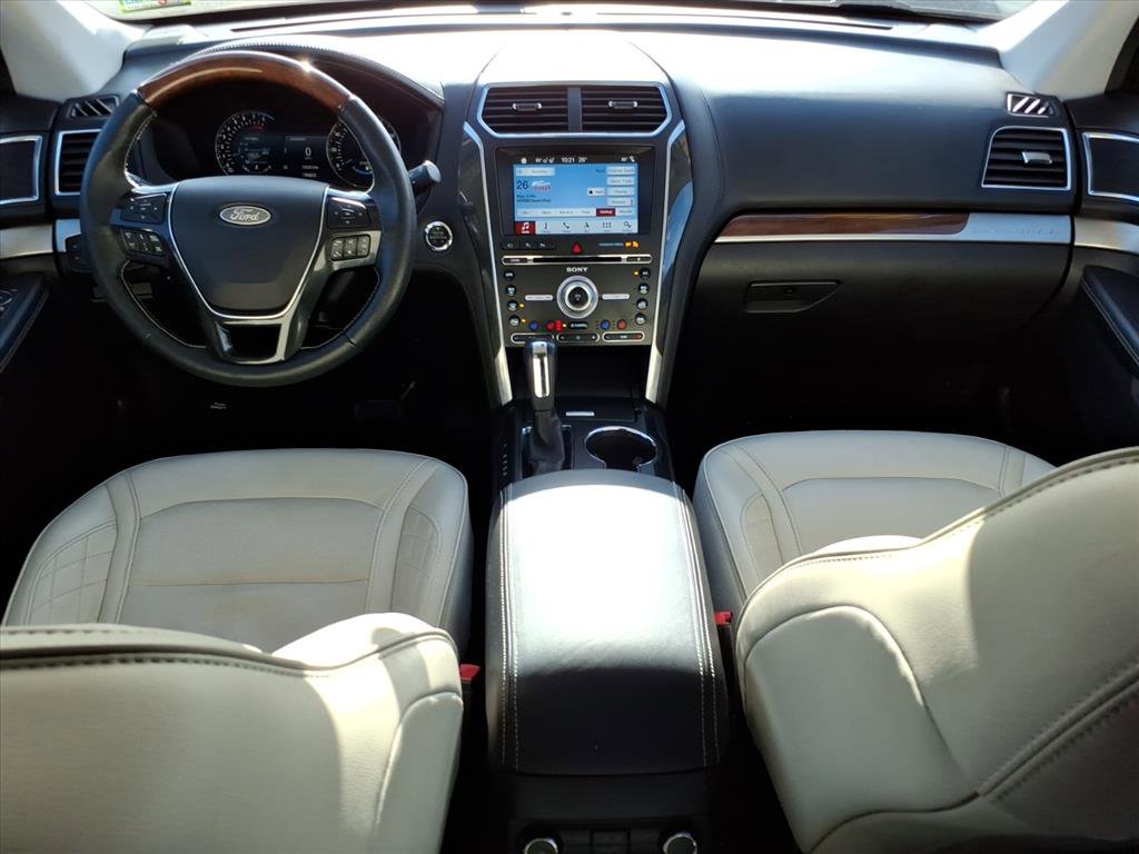 Certified 2018 Ford Explorer Platinum image 12