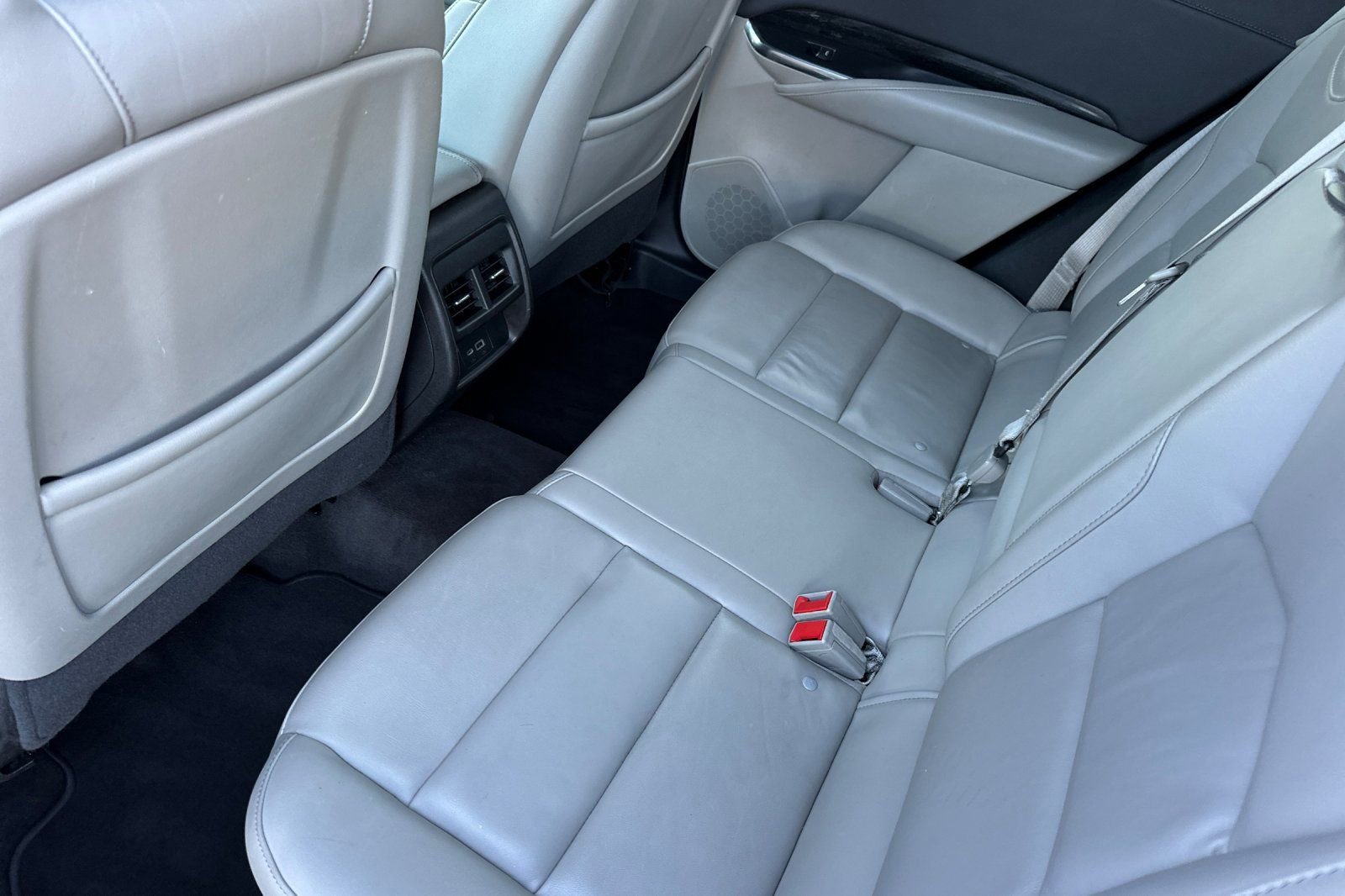 Used 2023 Cadillac XT4 Premium Luxury image 12