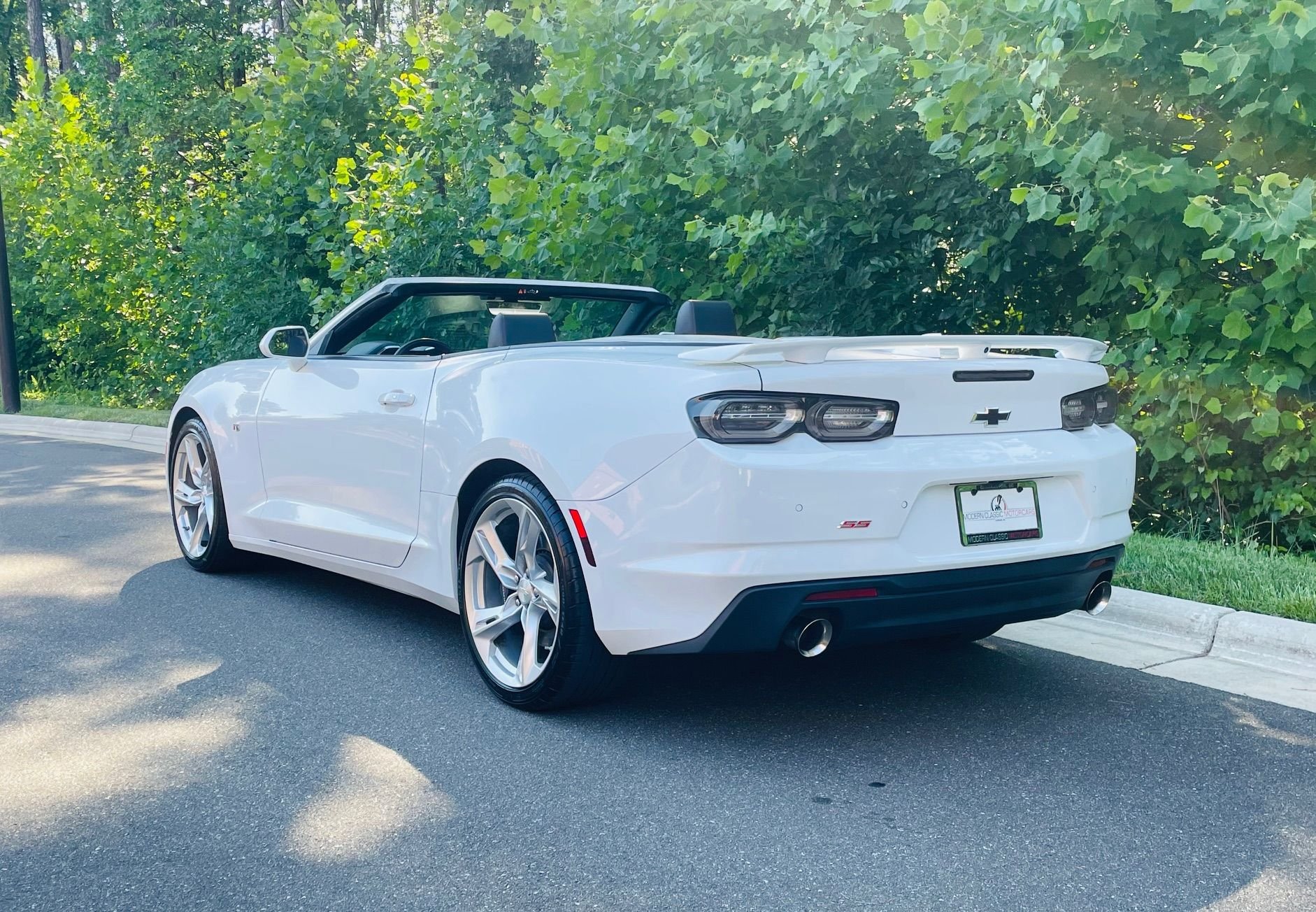 Used 2022 Chevrolet Camaro SS RWD image 26