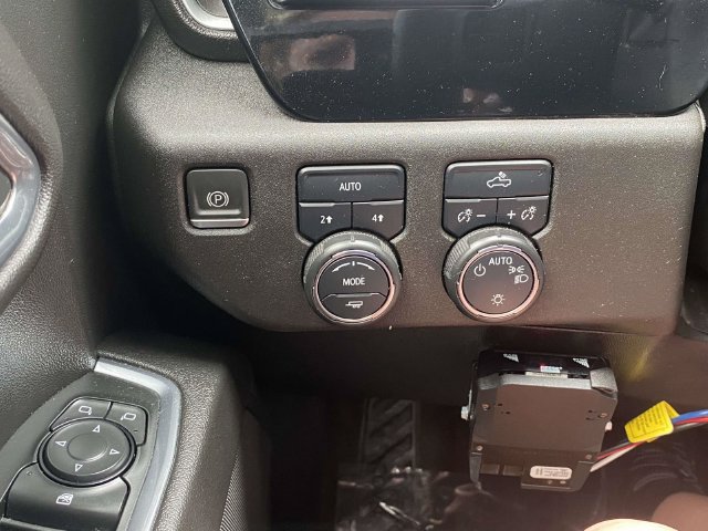 Used 2024 Chevrolet Silverado 1500 LT AWD/4WD image 24