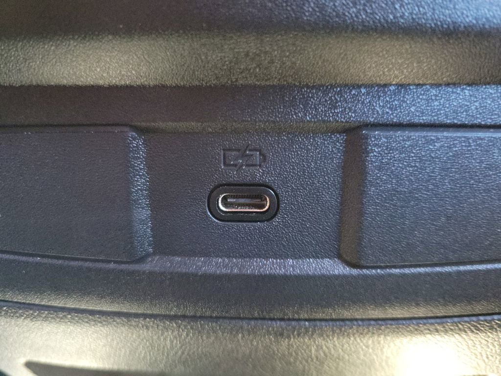 Used 2025 Chevrolet Colorado LT AWD/4WD image 14