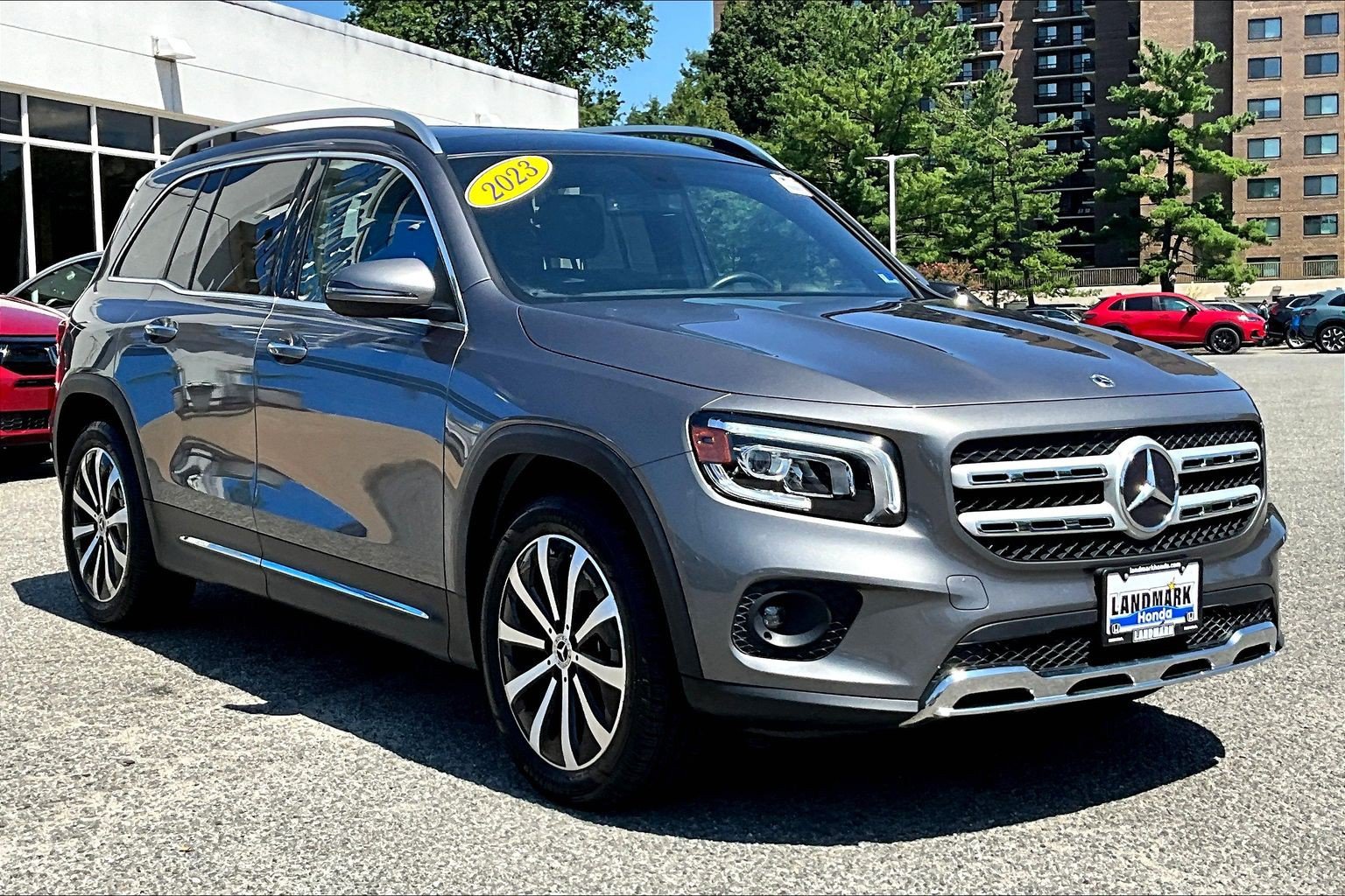 Used 2023 Mercedes-Benz GLB 250 4MATIC image 11