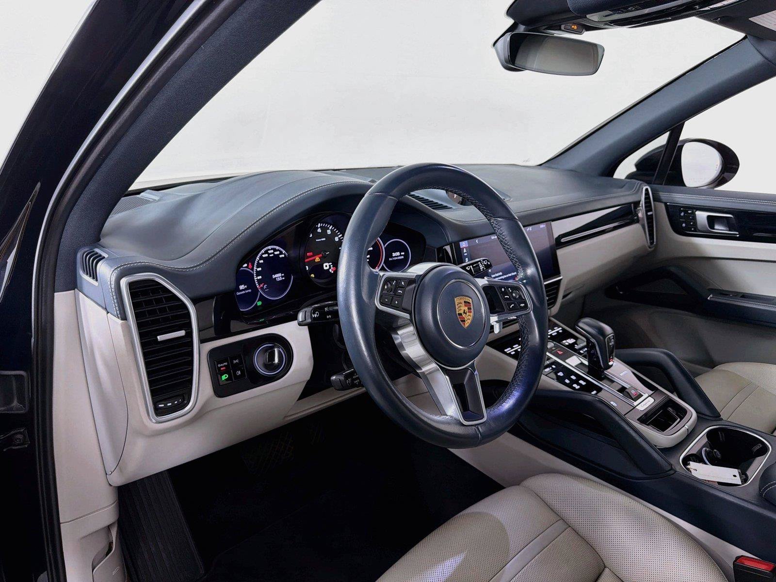 Certified 2020 Porsche Cayenne AWD/4WD image 4