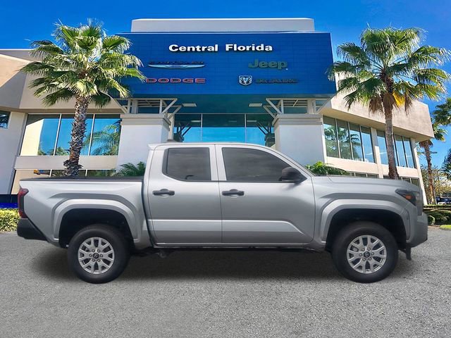 Used 2025 Toyota Tacoma SR AWD/4WD image 4