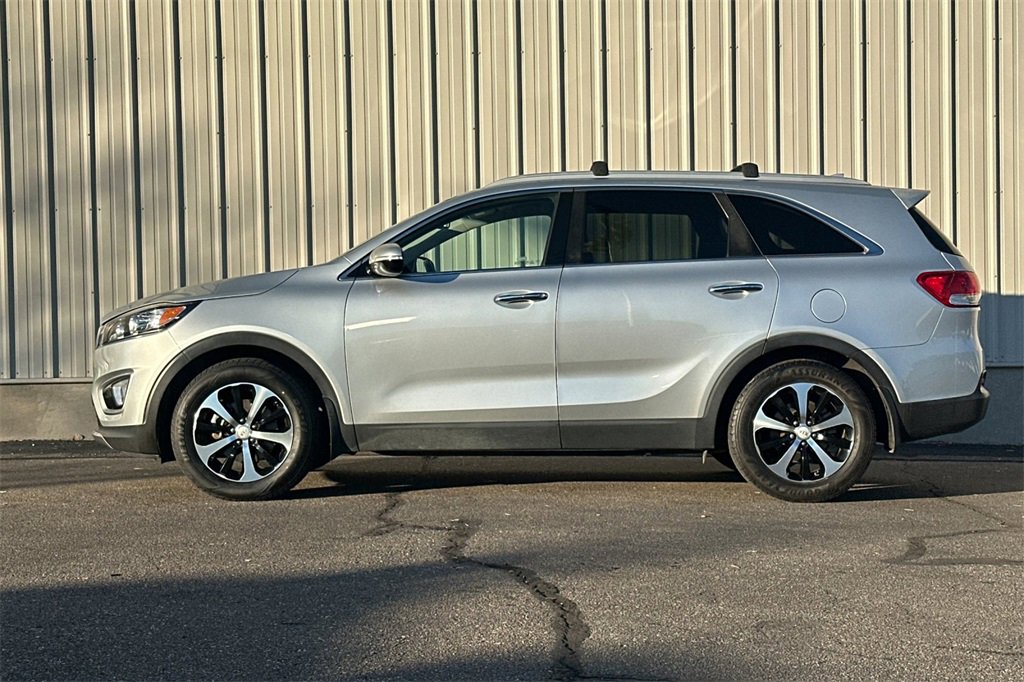 Used 2016 Kia Sorento EX image 8