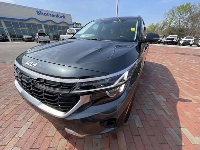 Used 2024 Kia Seltos EX FWD image 26