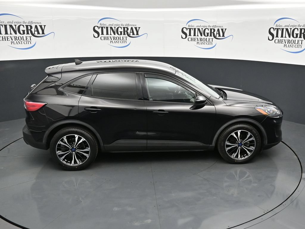 Used 2022 Ford Escape SE w/ SE Sport Appearance Package FWD image 25