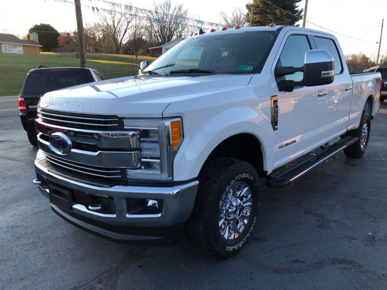 Used 2019 Ford F250 Lariat w/ Lariat Ultimate Package AWD/4WD image 2