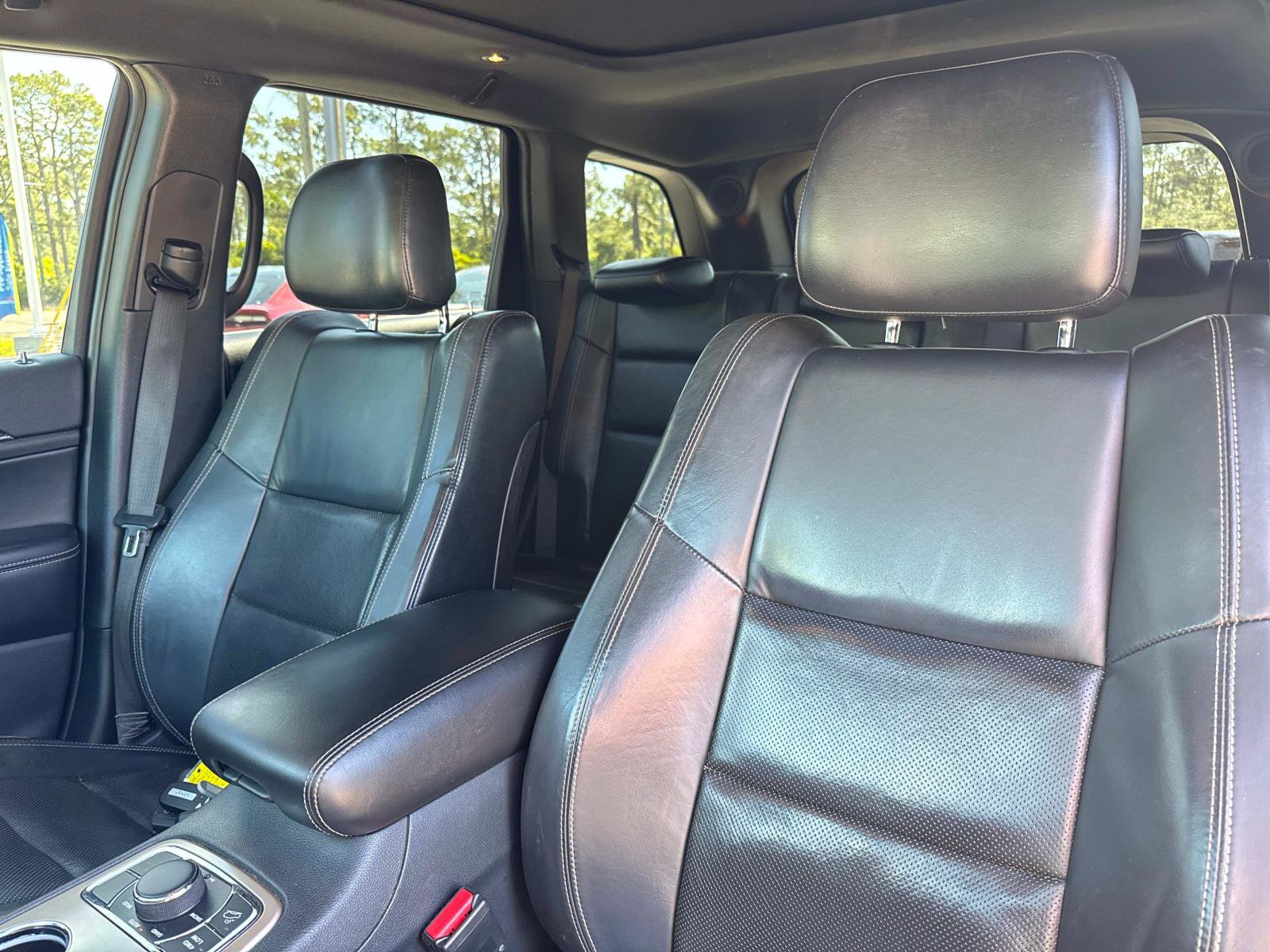 Used 2016 Jeep Grand Cherokee Limited w/ Luxury Group II AWD/4WD image 20