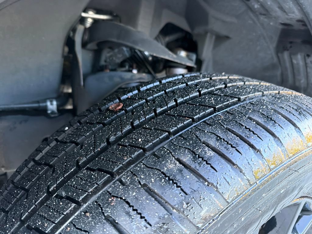 Used 2020 Nissan Frontier SV w/ Midnight Edition Floor Mats image 12