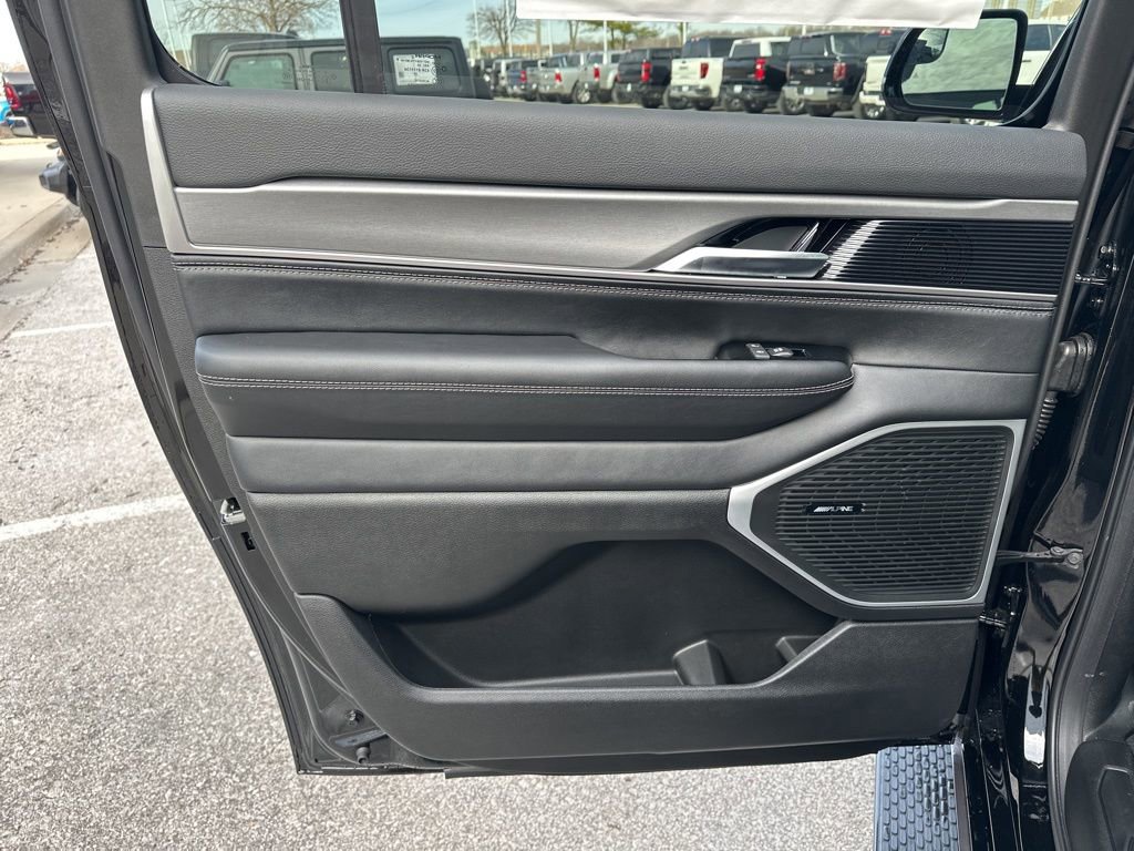 New 2026 Jeep Grand Wagoneer L 4WD w/ Premium Group I image 48