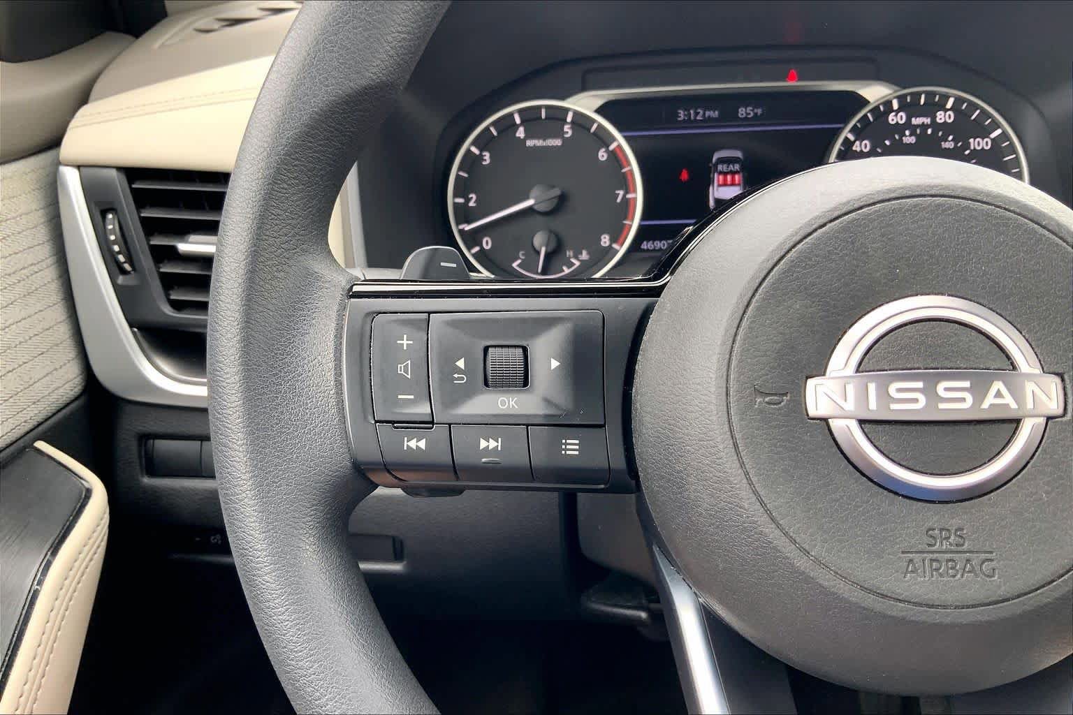 Used 2023 Nissan Rogue SV AWD/4WD image 23