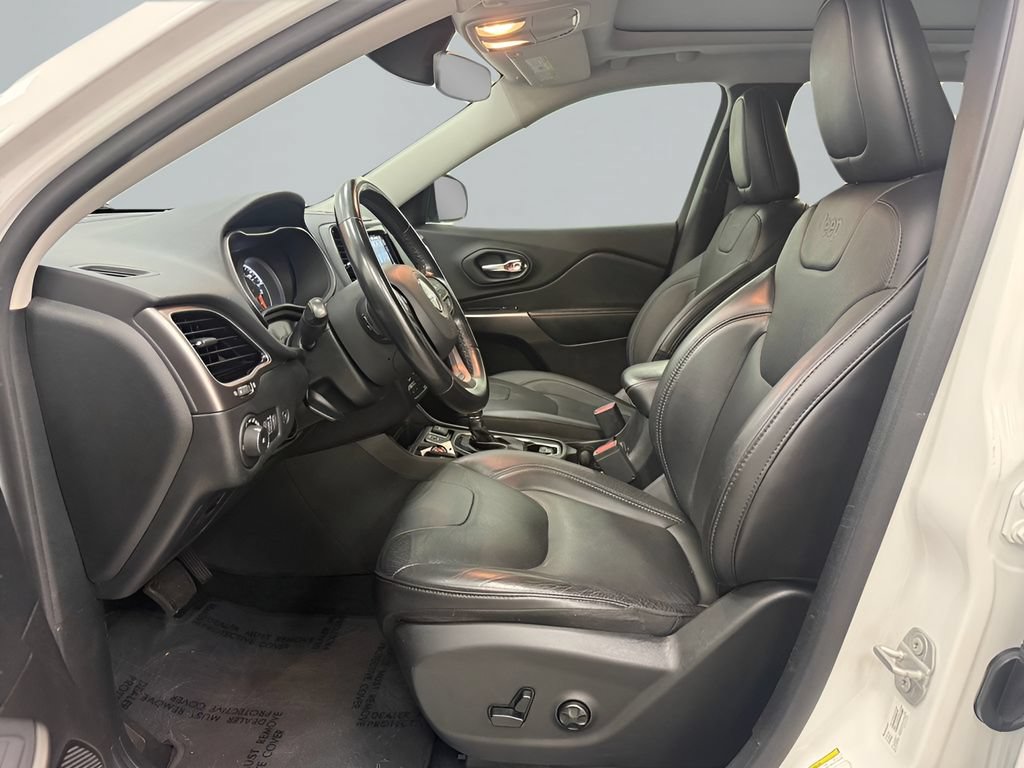 Used 2020 Jeep Cherokee Limited w/ Technology Group FWD image 12