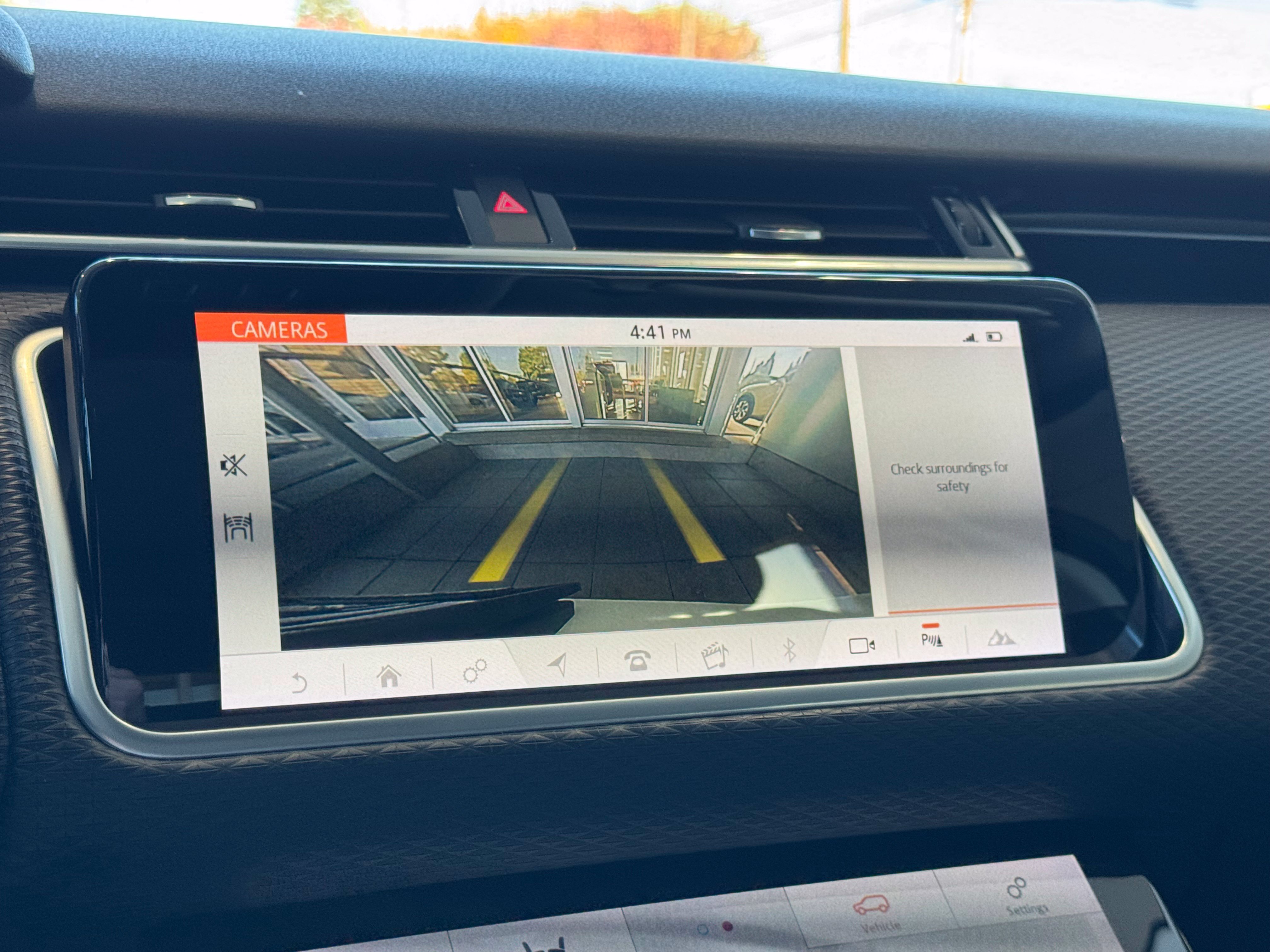 Used 2018 Land Rover Range Rover Velar S AWD/4WD image 38