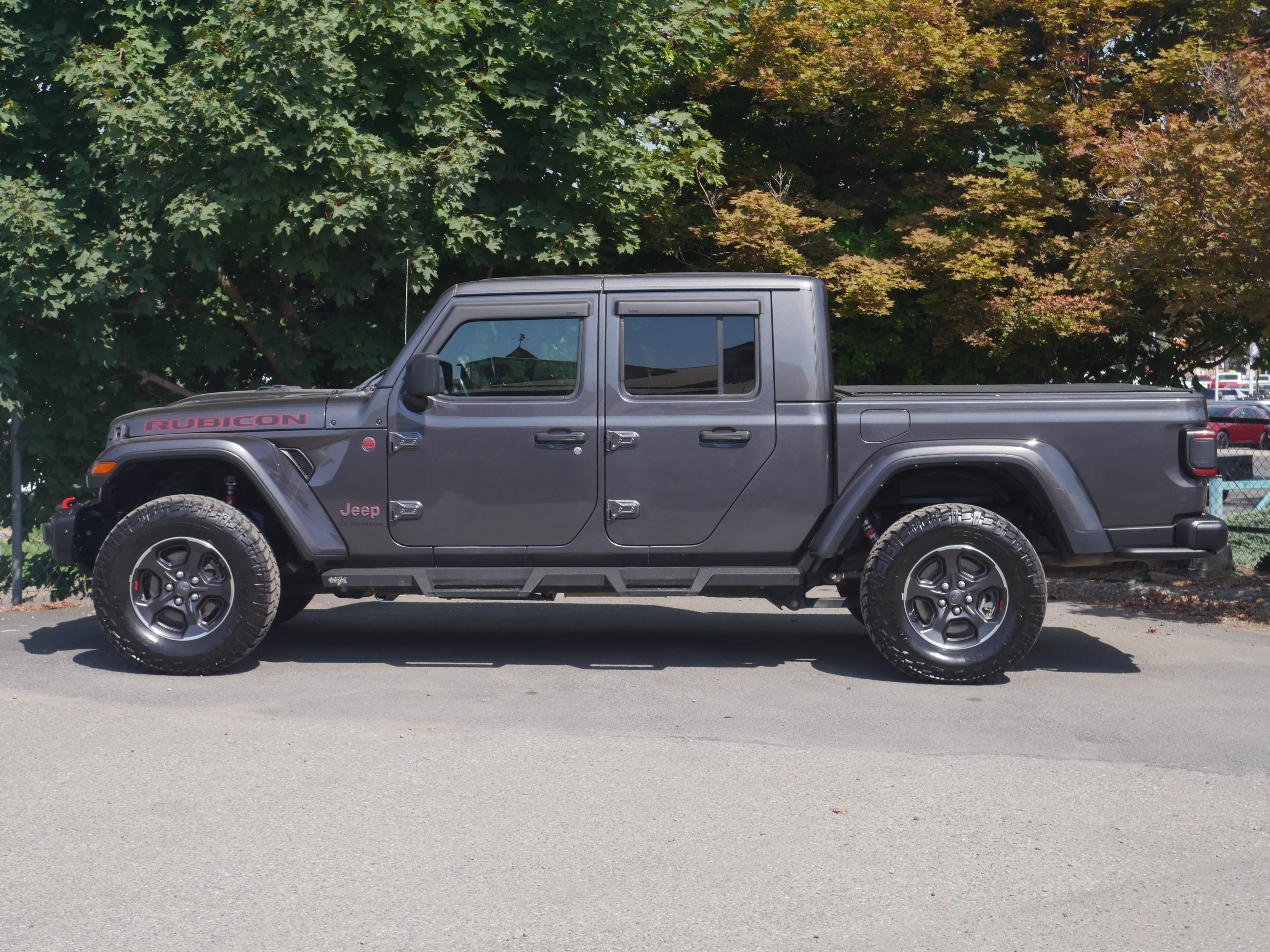 Used 2022 Jeep Gladiator Rubicon w/ LED Lighting Group AWD/4WD image 17