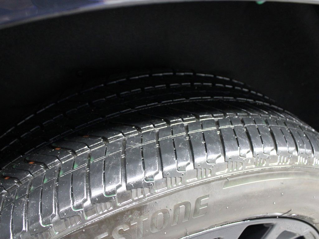 Used 2024 GMC Yukon XL SLT w/ SLT Luxury Package image 37