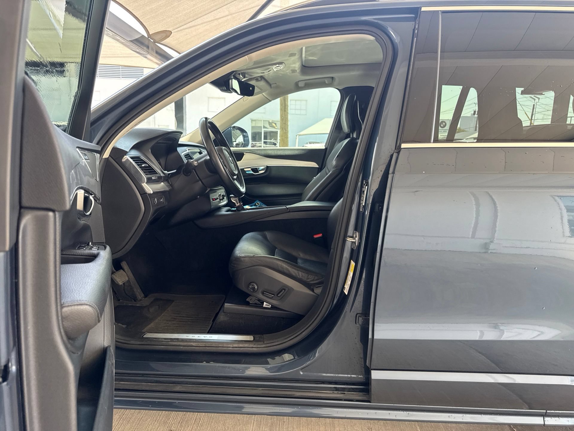 Used 2018 Volvo XC90 T5 Momentum FWD image 9
