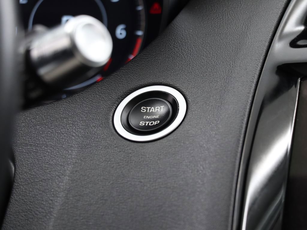 Used 2022 Jaguar E-PACE SE image 26