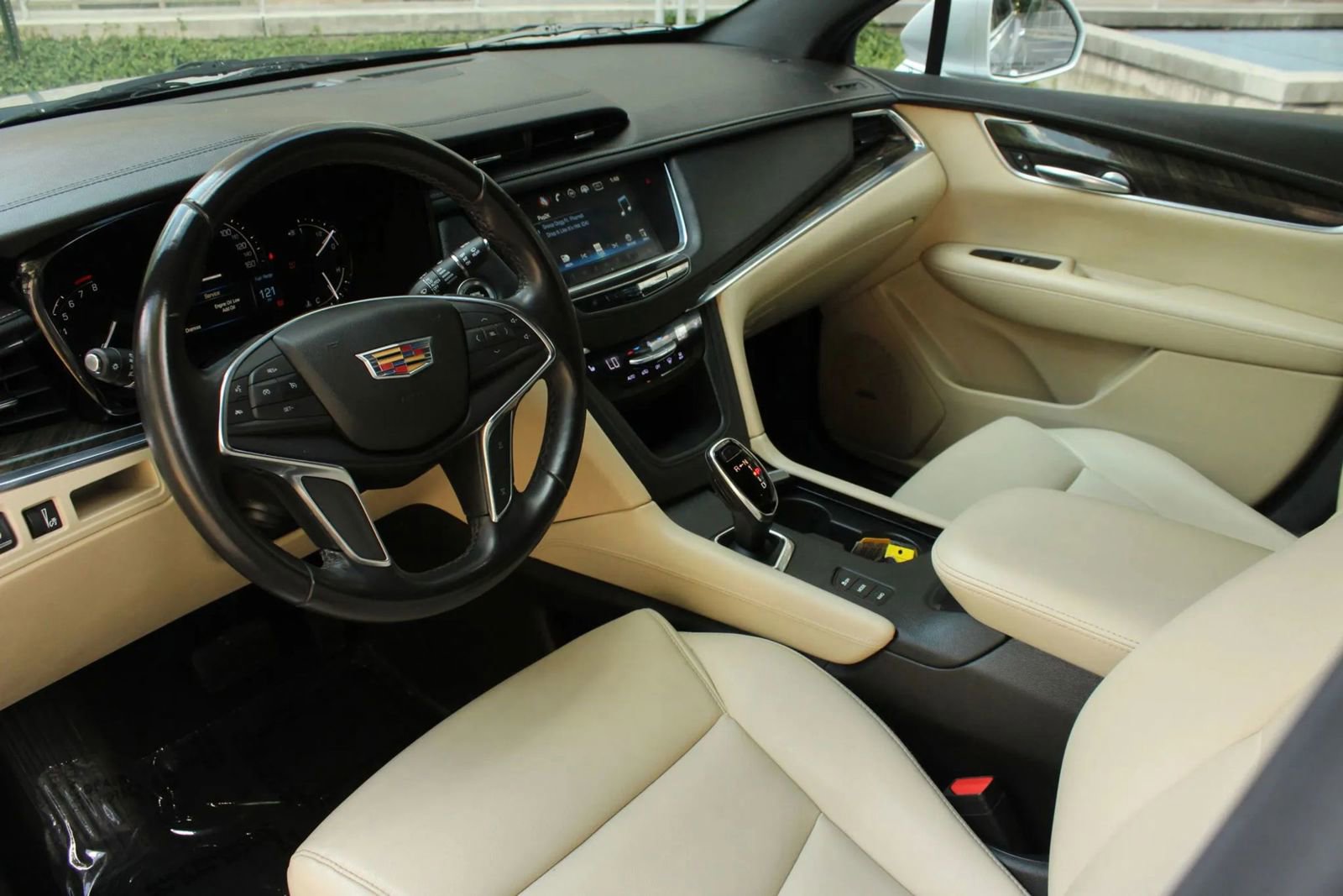 Used 2018 Cadillac XT5 AWD image 28