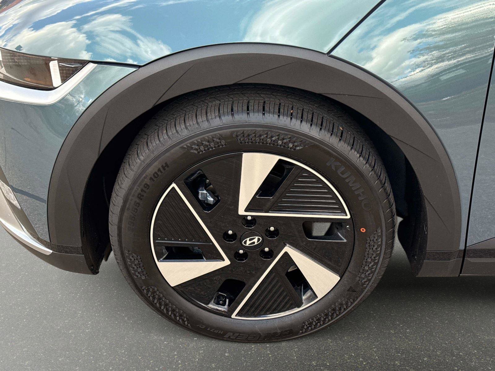 New 2026 Hyundai Ioniq 5 SE image 9