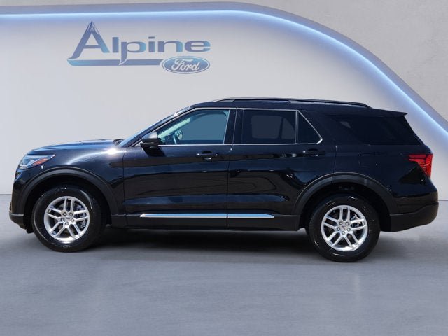 Used 2025 Ford Explorer Active AWD/4WD image 2