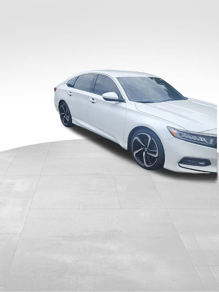 Used 2018 Honda Accord Sport image 3