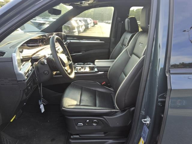 Certified 2025 Cadillac Escalade ESV Sport AWD/4WD image 4