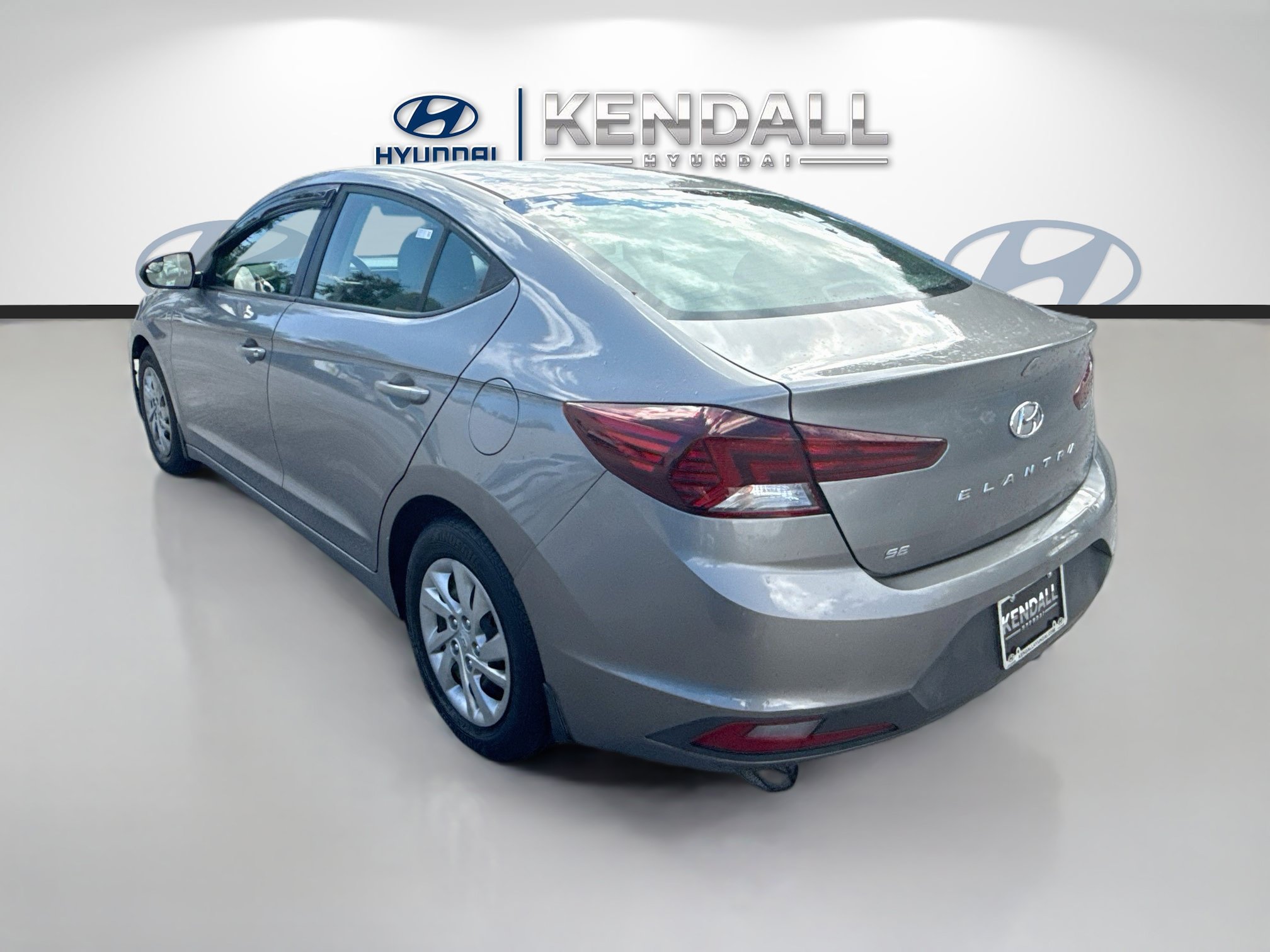 Used 2020 Hyundai Elantra SE FWD image 4